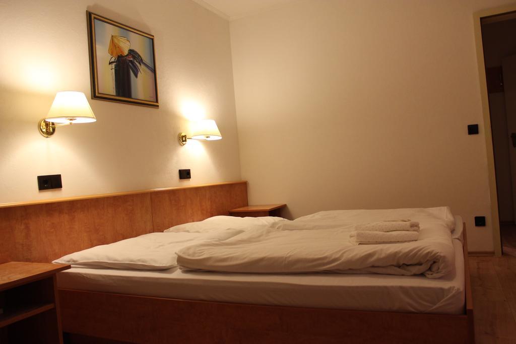 Hotel Gaya Бад-Зоден-ам-Таунус Номер фото