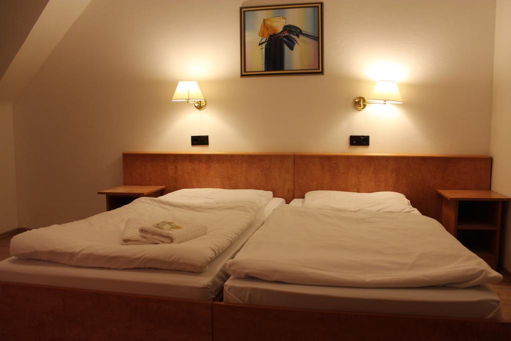 Hotel Gaya Бад-Зоден-ам-Таунус Номер фото