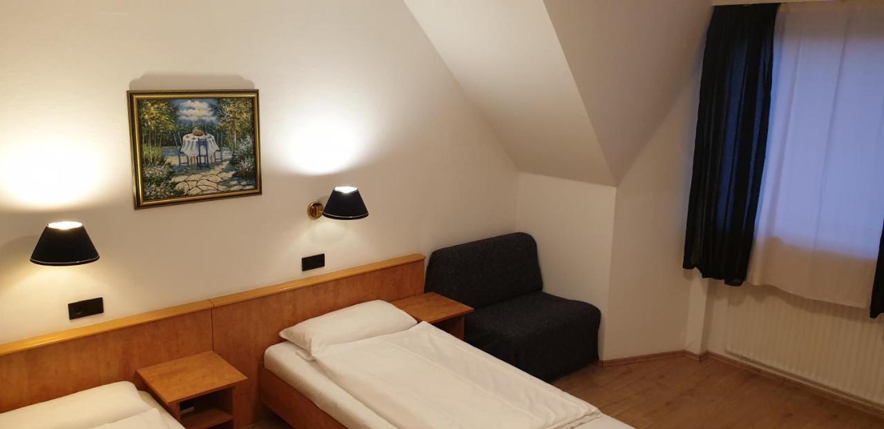 Hotel Gaya Бад-Зоден-ам-Таунус Екстер'єр фото
